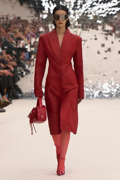Look 12